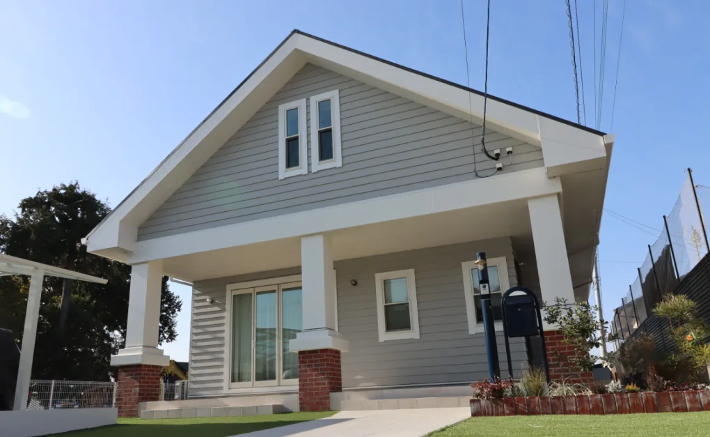 AMERICAN HOUSE